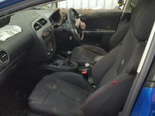 Seat Leon 2.0 TDI 16V FR Épave (2011, Foncé, Bleu)