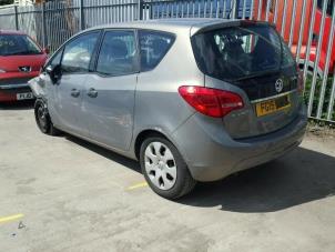 Opel Meriva Mk.II 1.4 Turbo 16V Ecotec Épave (2015, PEPPERDUST)