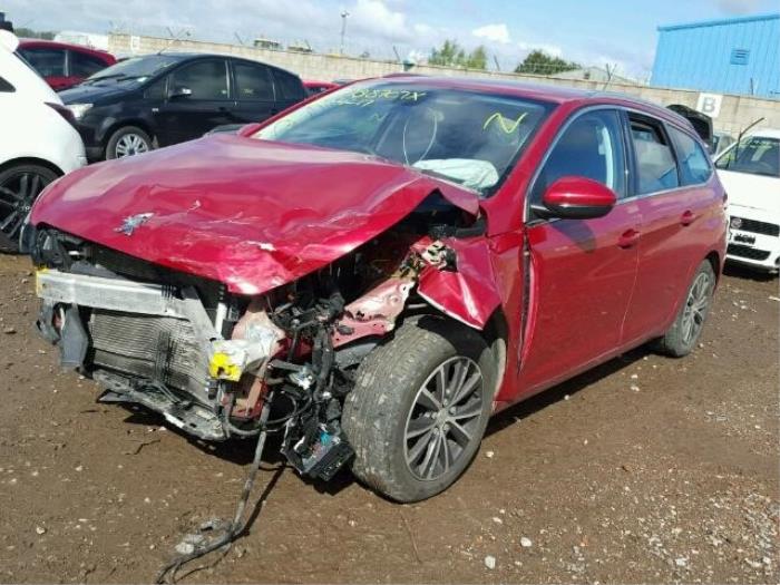 Peugeot 308 SW 1.6 BlueHDi 120 Épave (2015, Rouge)