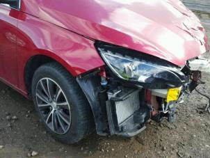 Peugeot 308 SW 1.6 BlueHDi 120 Épave (2015, Rouge)