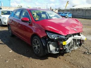 Peugeot 308 SW 1.6 BlueHDi 120 Épave (2015, Rouge)