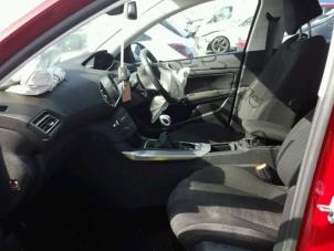 Peugeot 308 SW 1.6 BlueHDi 120 Épave (2015, Rouge)