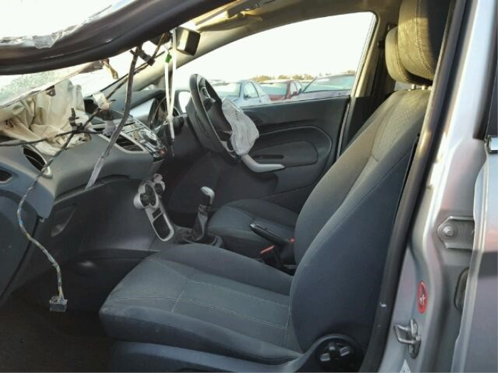 Ford Fiesta 6 1.6 TDCi 16V 95 Épave (2010, Gris foncé, Argenté)