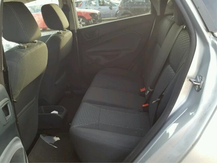 Ford Fiesta 6 1.6 TDCi 16V 95 Épave (2010, Gris foncé, Argenté)