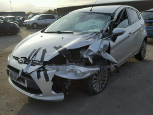 Ford Fiesta 6 1.6 TDCi 16V 95 Épave (2010, Gris foncé, Argenté)