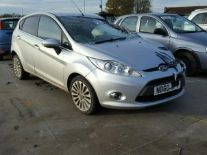 Ford Fiesta 6 1.6 TDCi 16V 95 Épave (2010, Gris foncé, Argenté)