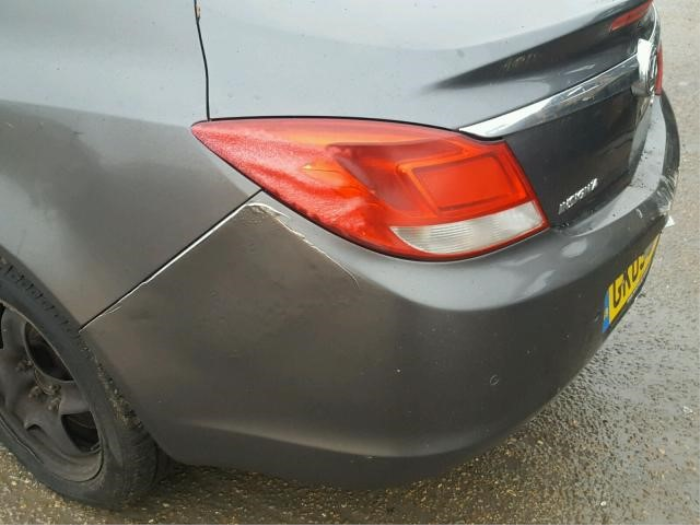 Opel Insignia 2.0 CDTI 16V 130 Ecotec Samochód złomowany (2009, Szary)