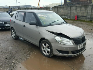 Skoda Fabia II 1.2i Épave (2010, Métallisé, Beige)