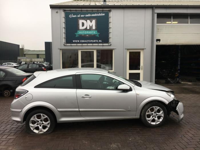 Opel Astra H Gtc L08 1 6 16v Salvage Year Of Construction 08 Colour Silver Proxyparts Com