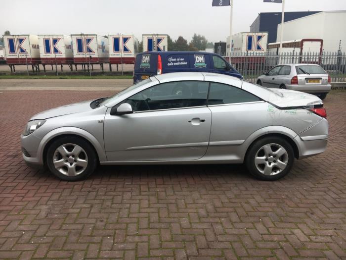 Opel Astra H Twin Top L67 1 6 16v Salvage Year Of Construction 07 Colour Metallic Silver Proxyparts Com