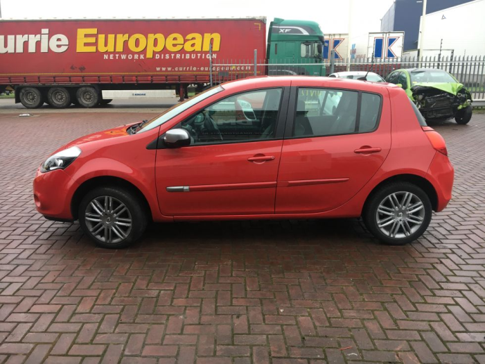 Renault Clio Iii Br Cr 1 5 Dci Fap Salvage Year Of Construction 12 Colour Red Proxyparts Com