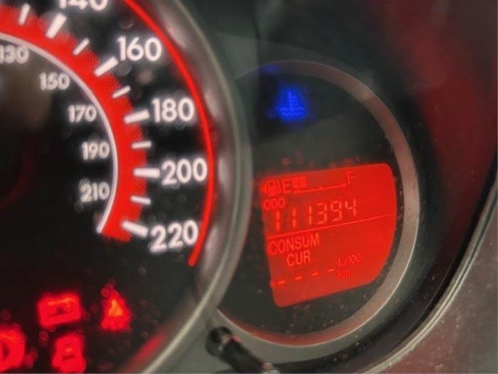 Mazda 2 1.3 16V S-VT High Power Vehículo de desguace (2010, Negro)