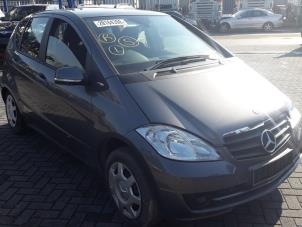 Mercedes A 1.5 A-160 Samochód złomowany (2011, Szary)