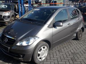 Mercedes A 1.5 A-160 Samochód złomowany (2011, Szary)