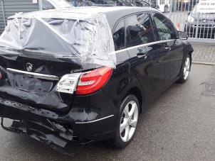 Mercedes B 1.5 B-180 CDI,d 16V Samochód złomowany (2014, Czarny)