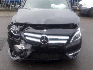 Mercedes B 1.5 B-180 CDI,d 16V Samochód złomowany (2014, Czarny)