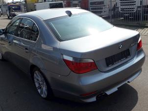 BMW 5 serie 530d 24V Épave (2005, Métallisé, Gris argenté)