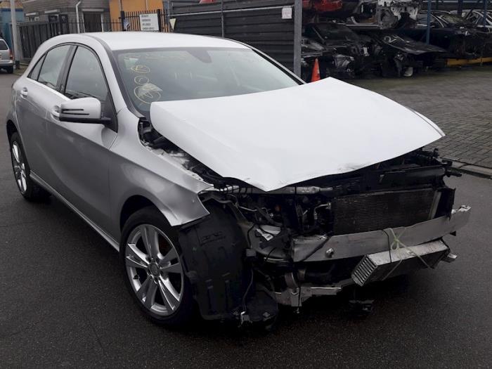 Mercedes A 1.6 A-180 16V Salvage vehicle (2016, Silver grey)