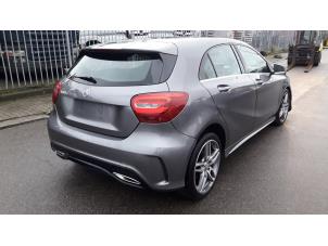 Mercedes A 1.5 A-180 CDI, A-180d 16V Épave (2016, Gris)