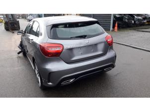 Mercedes A 1.5 A-180 CDI, A-180d 16V Épave (2016, Gris)