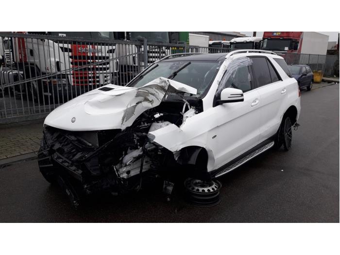 Mercedes ML III 3.0 ML-350 BlueTEC V6 24V 4-Matic Épave (2014, Blanc)