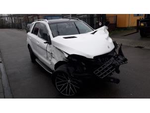 Mercedes ML III 3.0 ML-350 BlueTEC V6 24V 4-Matic Épave (2014, Blanc)