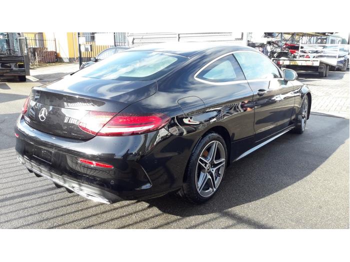 Mercedes C C-220d 2.0 Turbo 16V Vehículo de desguace (2019, Negro)