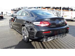 Mercedes C C-220d 2.0 Turbo 16V Vehículo de desguace (2019, Negro)