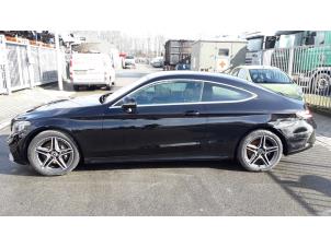 Mercedes C C-220d 2.0 Turbo 16V Vehículo de desguace (2019, Negro)