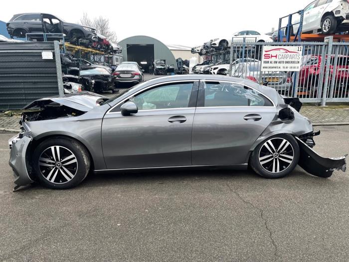 Mercedes A 1.3 A-200 Turbo 16V Épave (2020, Gris)