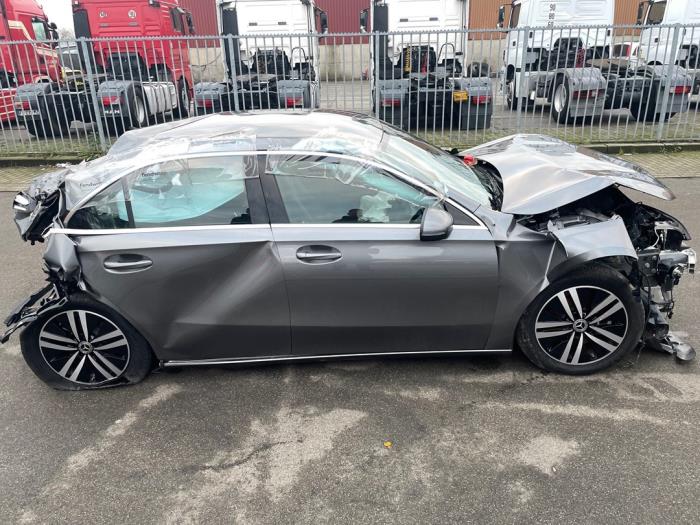 Mercedes A 1.3 A-200 Turbo 16V Épave (2020, Gris)