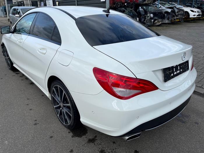 Mercedes CLA 1.6 CLA-180 16V Épave (2014, Blanc)