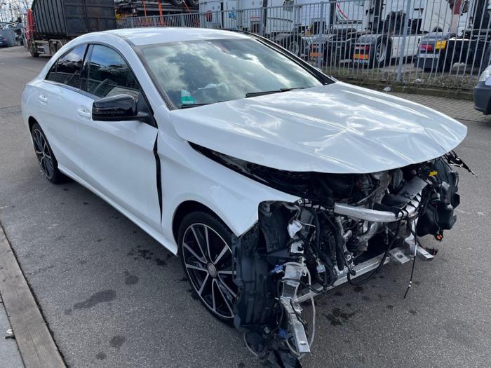 Mercedes CLA 1.6 CLA-180 16V Épave (2014, Blanc)