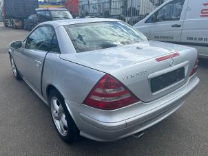 Mercedes SLK 3.2 320 V6 18V Vehículo de desguace (2000, Gris plateado)
