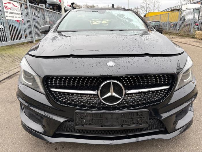Mercedes CLA 1.6 CLA-200 16V Schrottauto (2014, Schwarz)