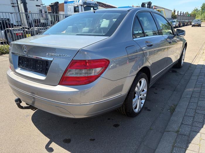 Mercedes C 1.6 C-180K 16V BlueEfficiency Vehículo de desguace (2009, Gris)