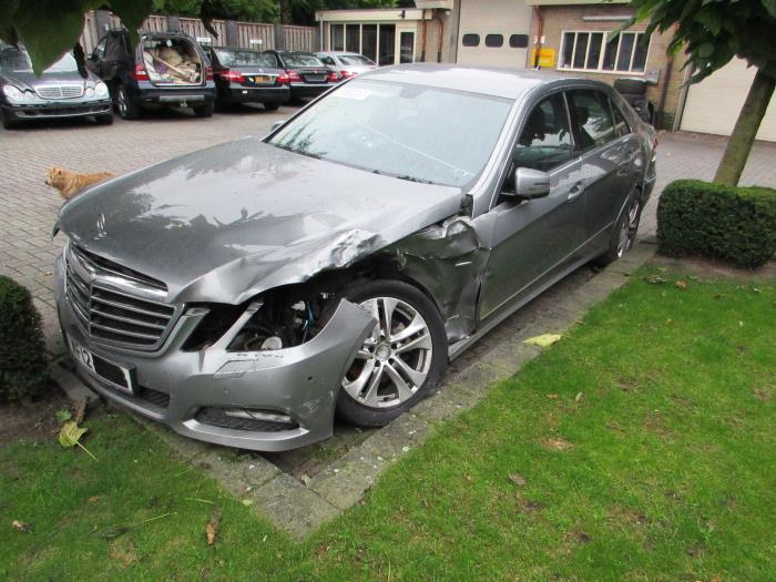 Mercedes E E-220 CDI 16V BlueEfficiency,BlueTEC Voiture accidentée (2012, Métallisé, Gris)