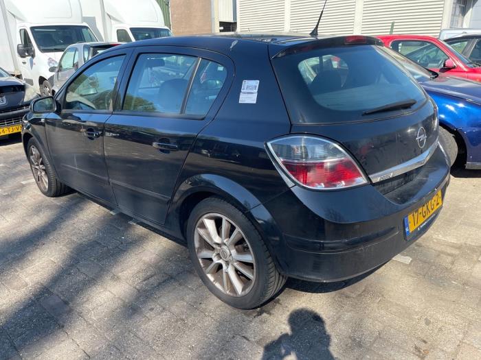 Opel Astra H 1.7 CDTi 16V Samochód złomowany (2008, Czarny)