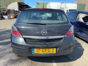 Opel Astra H 1.7 CDTi 16V Samochód złomowany (2008, Czarny)