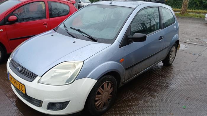 Ford Fiesta 5 1.3 Schrottauto (2005, Blau)