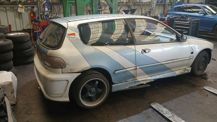 Honda Civic 1.5 DXi,LSi 16V Salvage vehicle (1995, White)