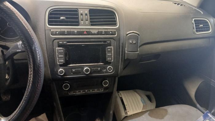 Volkswagen Polo V 1.2 TDI 12V BlueMotion Samochód złomowany (2012, Czarny)