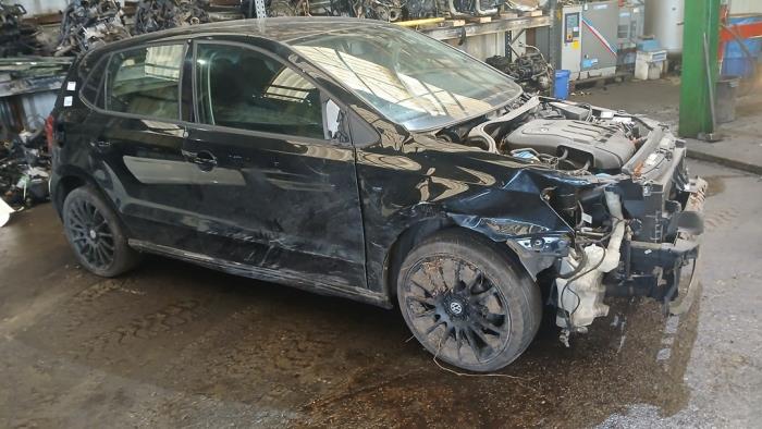 Volkswagen Polo V 1.2 TDI 12V BlueMotion Samochód złomowany (2012, Czarny)