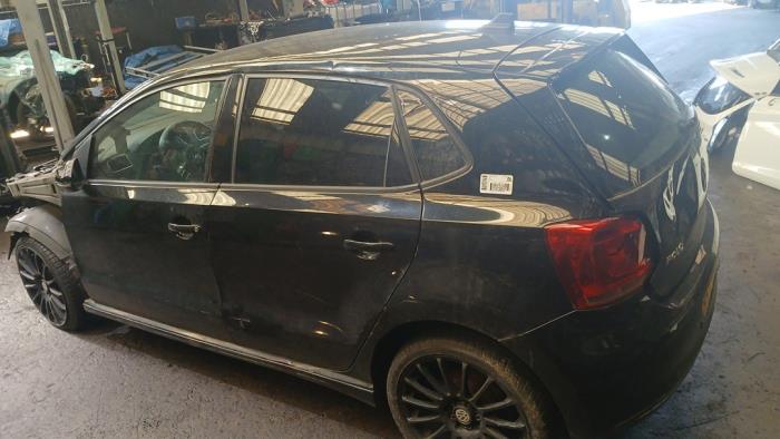 Volkswagen Polo V 1.2 TDI 12V BlueMotion Samochód złomowany (2012, Czarny)