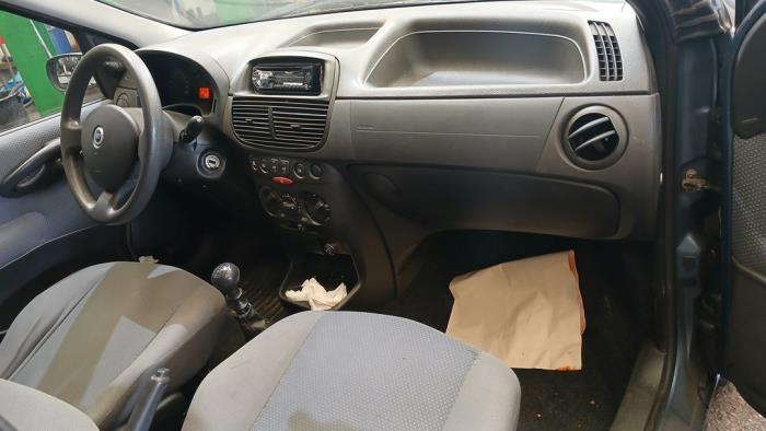 Fiat Punto II 1.2 60 S Samochód złomowany (2004, Niebieski)