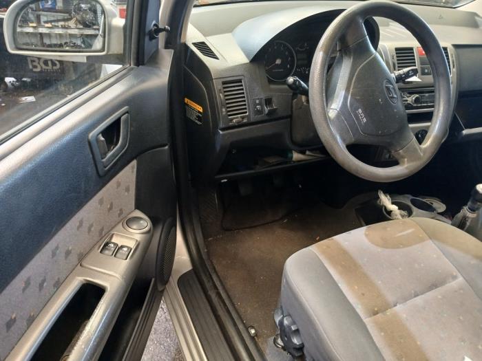 Hyundai Getz 1.3i 12V Vehículo de desguace (2005, Gris)