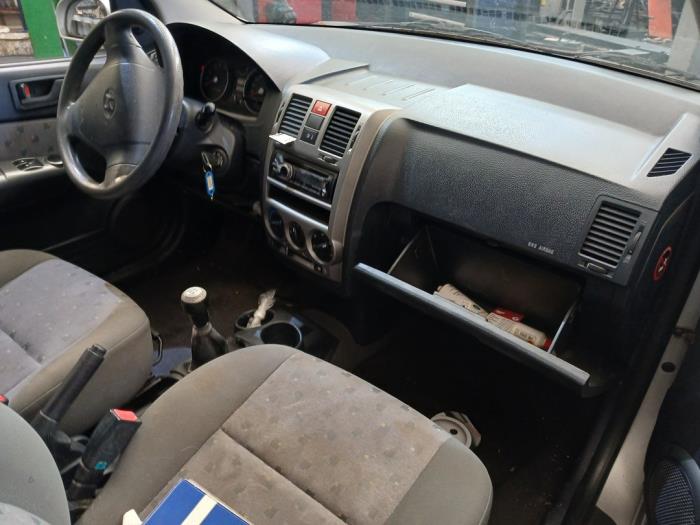 Hyundai Getz 1.3i 12V Vehículo de desguace (2005, Gris)