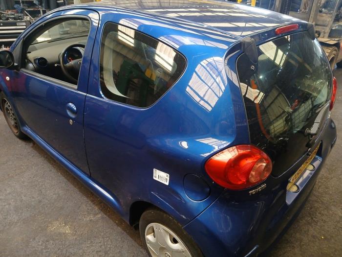 Toyota Aygo 1.0 12V VVT-i Schrottauto (2008, Blau)