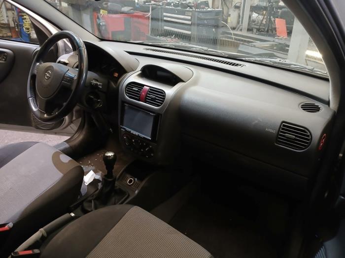 Opel Corsa C 1.2 16V Vehículo de desguace (2004, Gris)