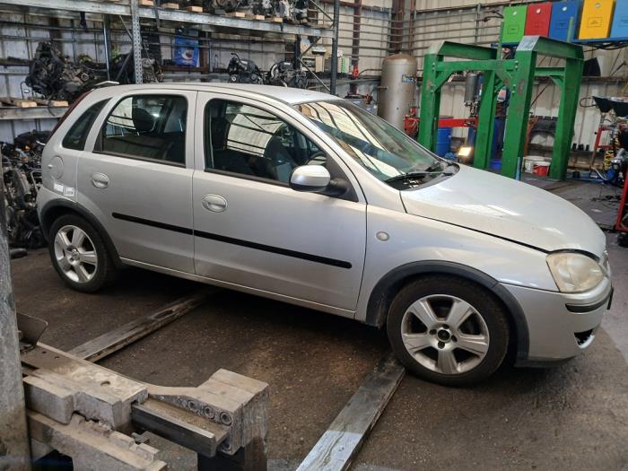 Opel Corsa C 1.2 16V Vehículo de desguace (2004, Gris)